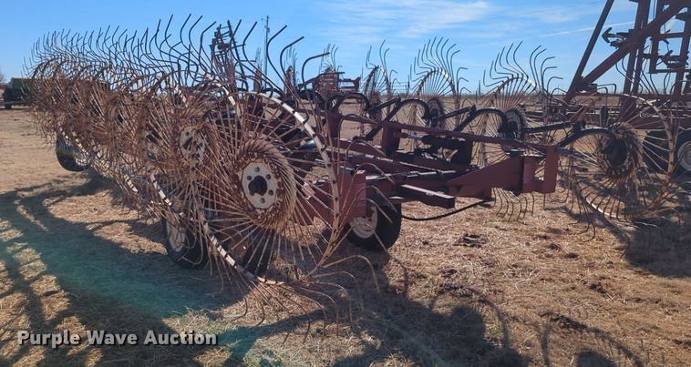 image for item NZ9314 Hesston  3991 hay rake
