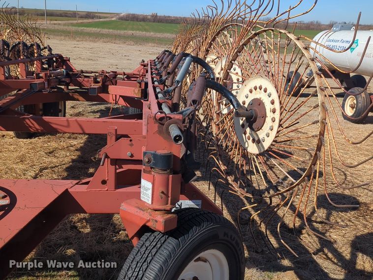 image for item NZ9314 Hesston  3991 hay rake