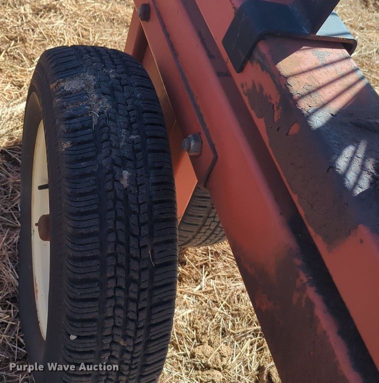 image for item NZ9314 Hesston  3991 hay rake