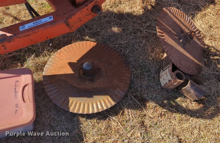 image for item NZ9316 Richardson  sweep plow