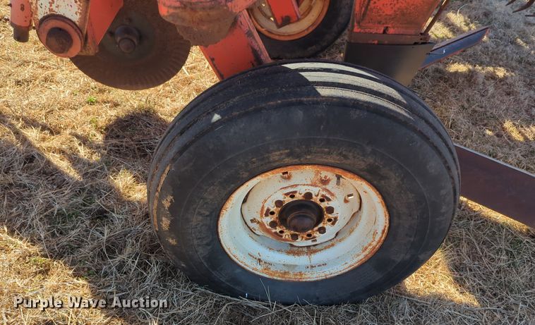 image for item NZ9316 Richardson  sweep plow