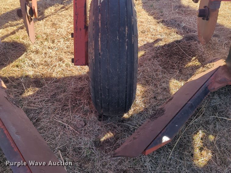 image for item NZ9316 Richardson  sweep plow