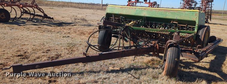 image for item NZ9319 John Deere 8350 grain drill