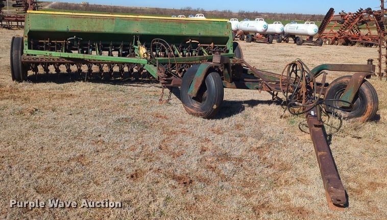 image for item NZ9319 John Deere 8350 grain drill