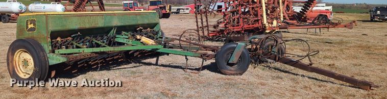 image for item NZ9319 John Deere 8350 grain drill
