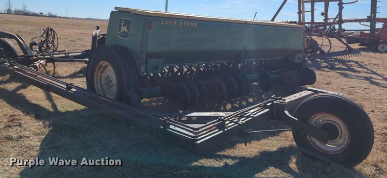 image for item NZ9319 John Deere 8350 grain drill