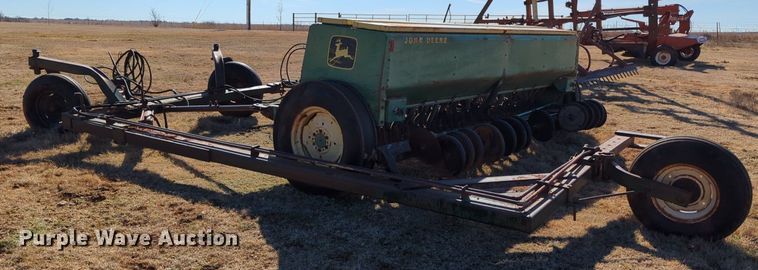 image for item NZ9319 John Deere 8350 grain drill