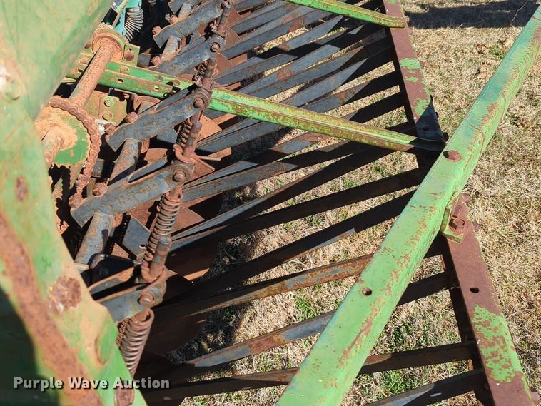 image for item NZ9319 John Deere 8350 grain drill