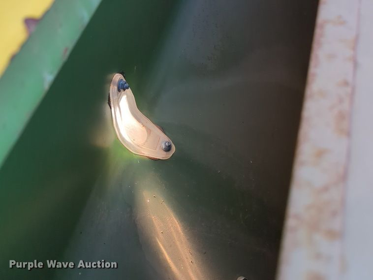 image for item NZ9319 John Deere 8350 grain drill