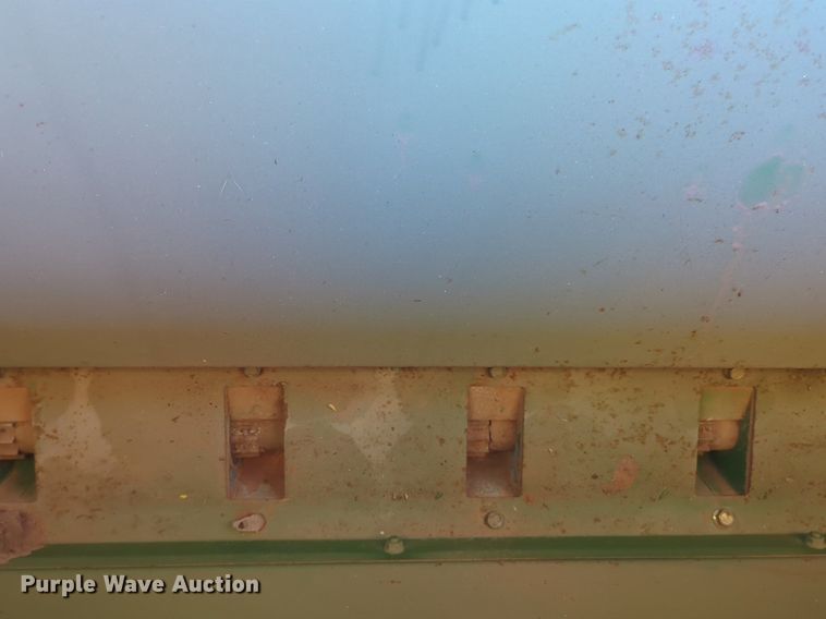 image for item NZ9319 John Deere 8350 grain drill