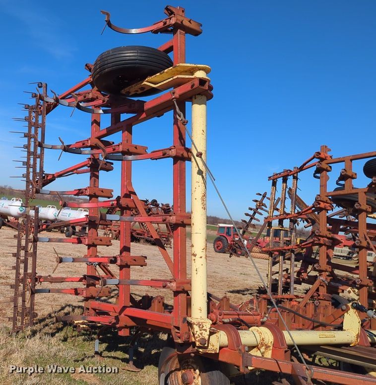 image for item NZ9320 Krause field cultivator