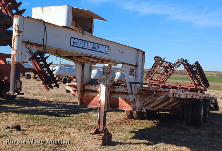 image for item NZ9323 1989 W-W equipment trailer