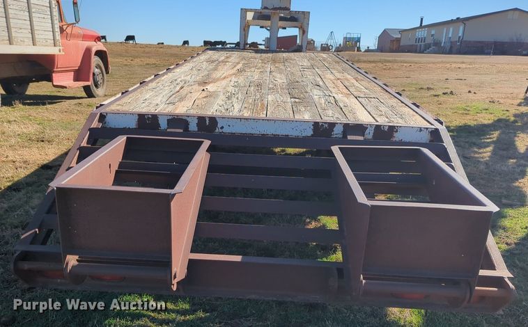 image for item NZ9323 1989 W-W equipment trailer