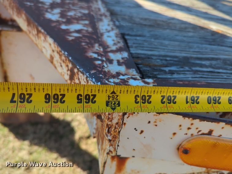 image for item NZ9323 1989 W-W equipment trailer