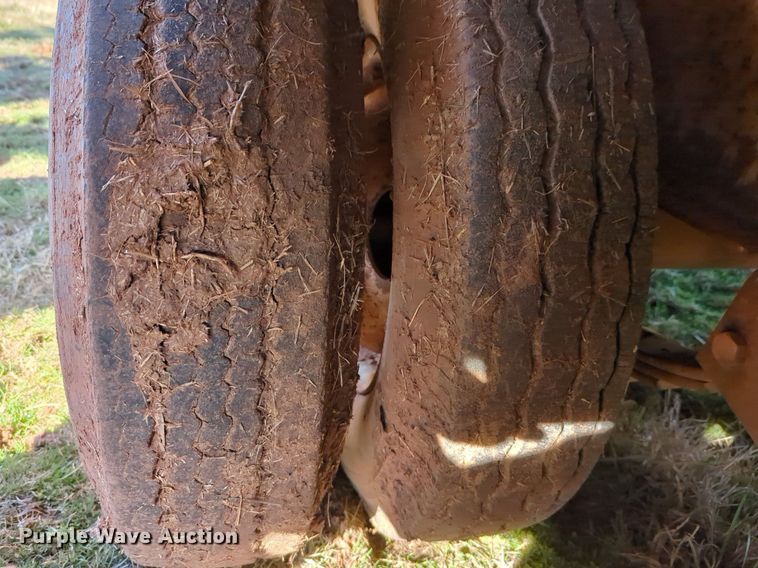 image for item NZ9323 1989 W-W equipment trailer