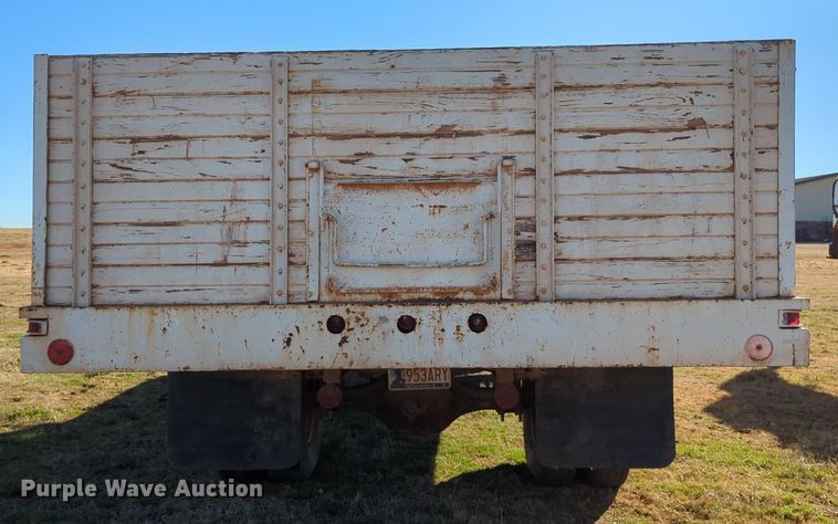 image for item NZ9324 1962 Chevrolet C60 grain truck