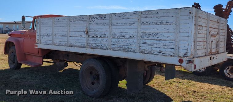 image for item NZ9324 1962 Chevrolet C60 grain truck