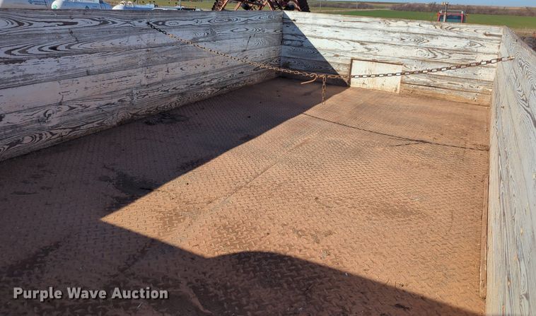 image for item NZ9324 1962 Chevrolet C60 grain truck