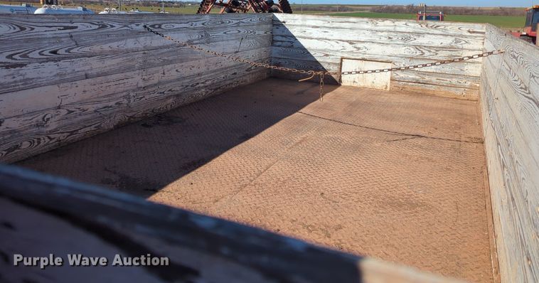 image for item NZ9324 1962 Chevrolet C60 grain truck