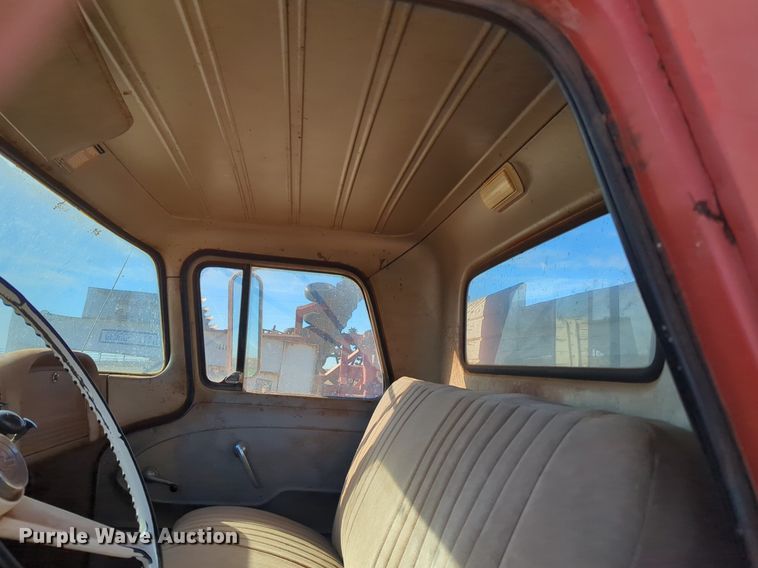 image for item NZ9324 1962 Chevrolet C60 grain truck