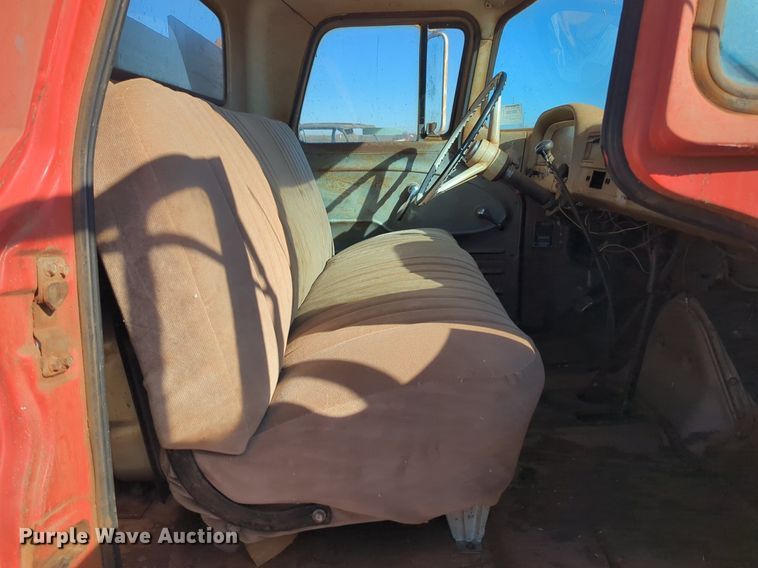 image for item NZ9324 1962 Chevrolet C60 grain truck