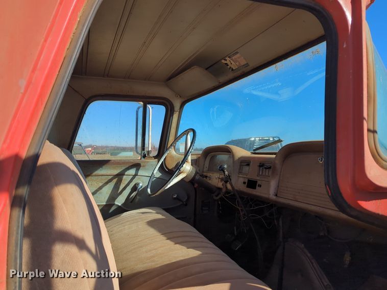 image for item NZ9324 1962 Chevrolet C60 grain truck