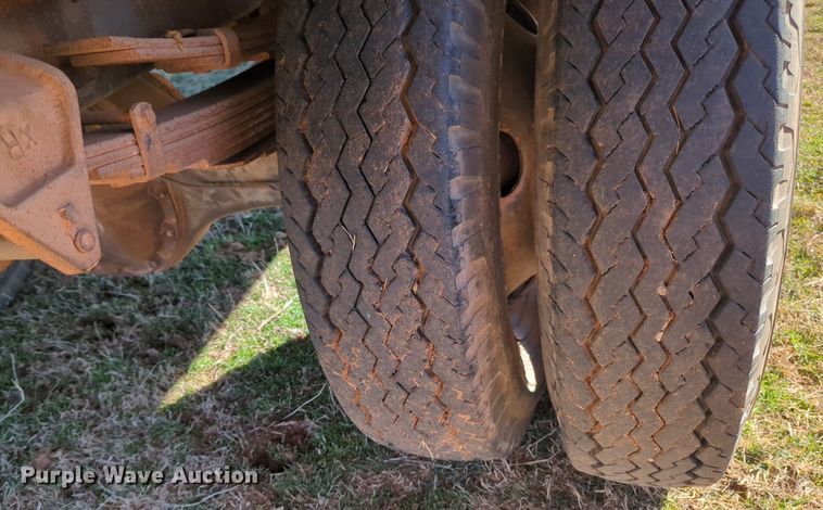 image for item NZ9324 1962 Chevrolet C60 grain truck