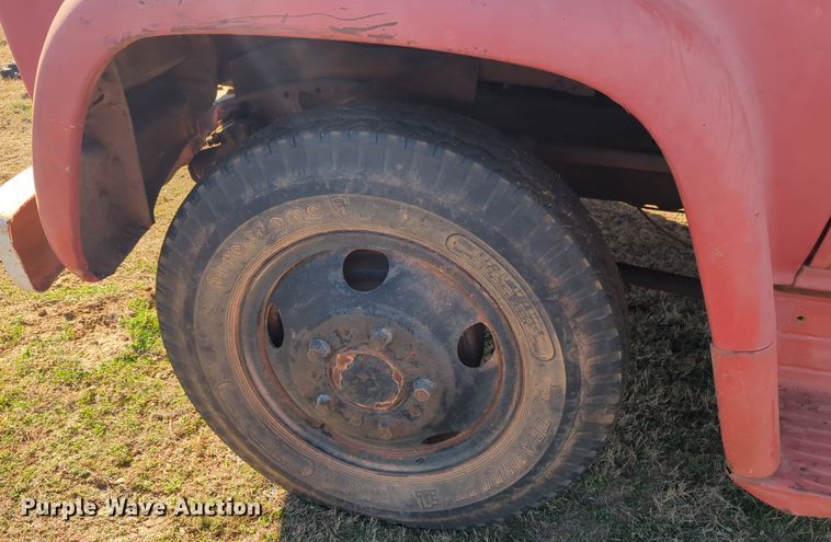 image for item NZ9324 1962 Chevrolet C60 grain truck