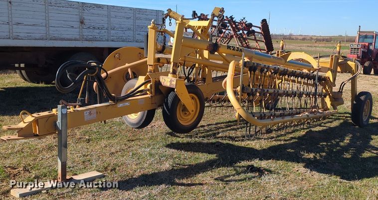 image for item NZ9325 Vermeer R23A hay rake