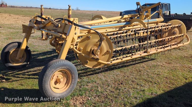 image for item NZ9325 Vermeer R23A hay rake