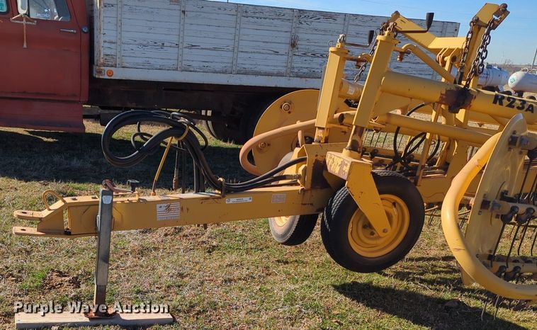 image for item NZ9325 Vermeer R23A hay rake
