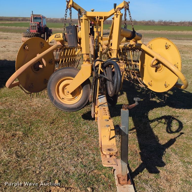 image for item NZ9325 Vermeer R23A hay rake