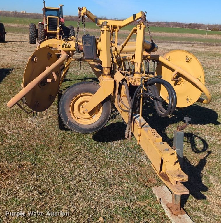 image for item NZ9325 Vermeer R23A hay rake