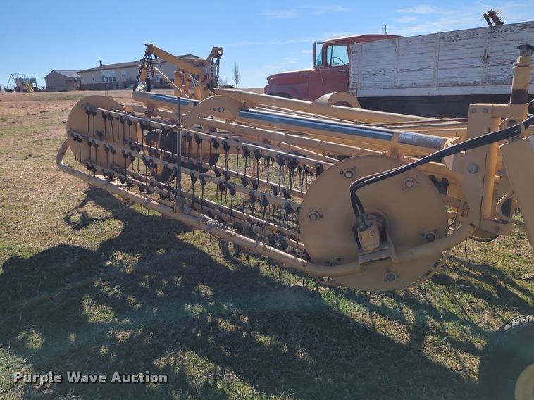 image for item NZ9325 Vermeer R23A hay rake
