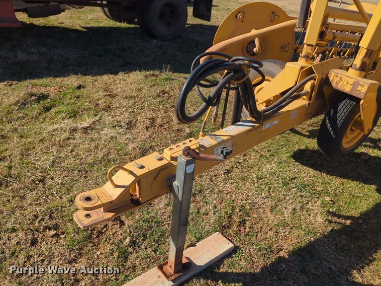 image for item NZ9325 Vermeer R23A hay rake