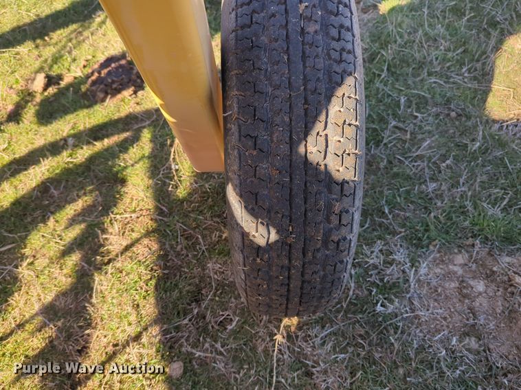 image for item NZ9325 Vermeer R23A hay rake