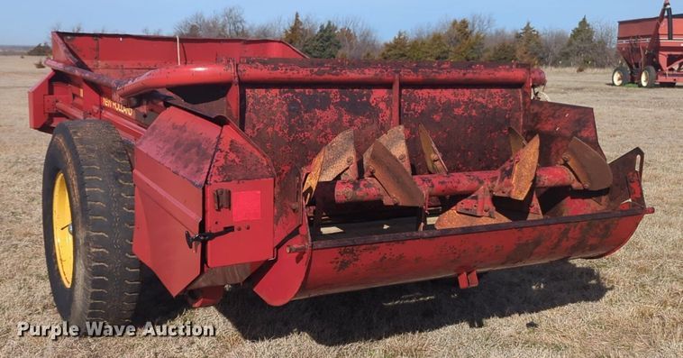 image for item NZ9327 New Holland  514 manure spreader