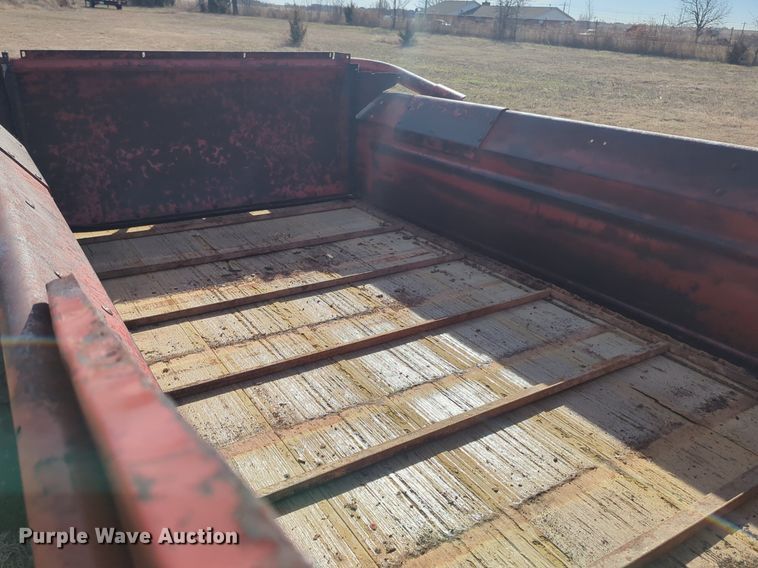 image for item NZ9327 New Holland  514 manure spreader