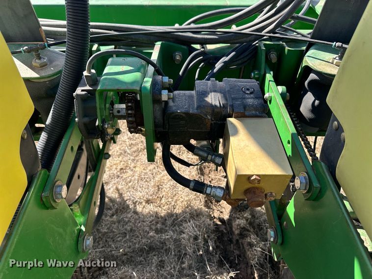image for item OA9562 John Deere 1770 Conservation Max Emerge Plus planter