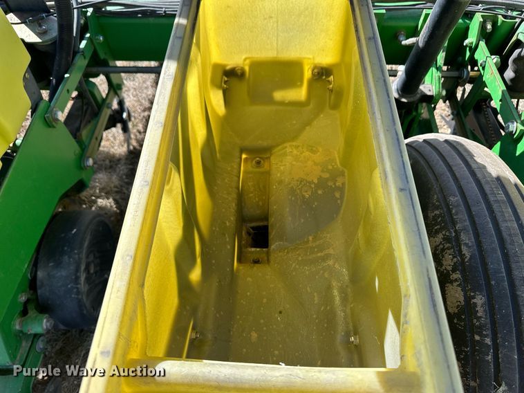 image for item OA9562 John Deere 1770 Conservation Max Emerge Plus planter