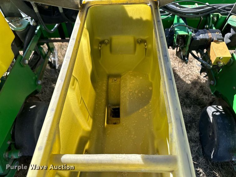 image for item OA9562 John Deere 1770 Conservation Max Emerge Plus planter