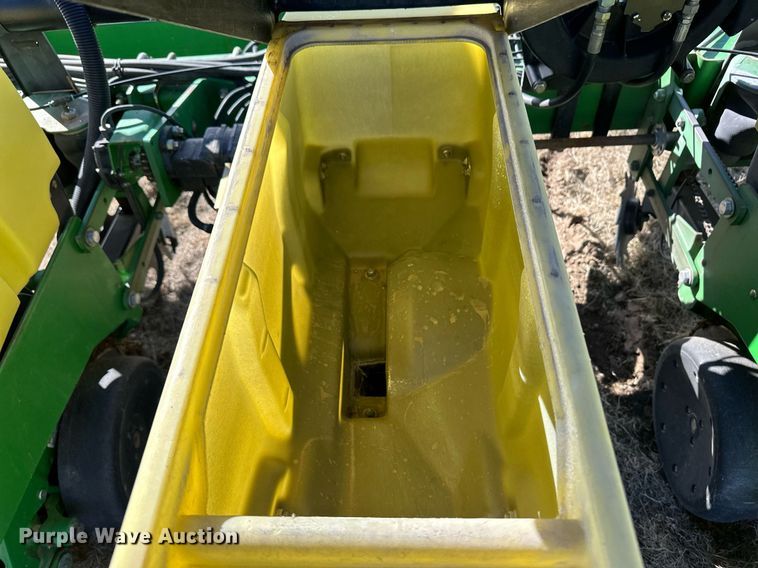 image for item OA9562 John Deere 1770 Conservation Max Emerge Plus planter