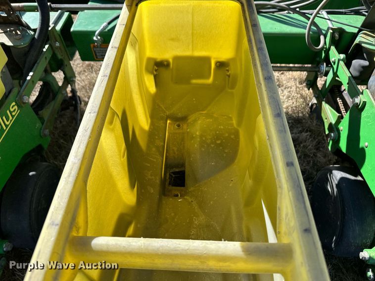 image for item OA9562 John Deere 1770 Conservation Max Emerge Plus planter