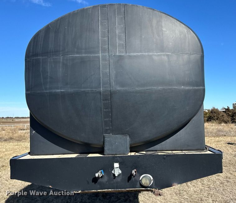 image for item OA9563 2007 Behnke sprayer trailer