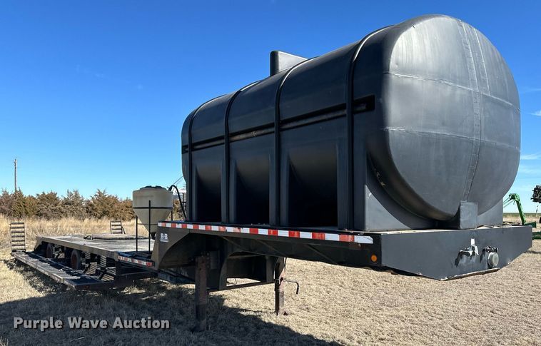 image for item OA9563 2007 Behnke sprayer trailer