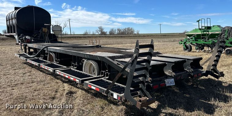 image for item OA9563 2007 Behnke sprayer trailer