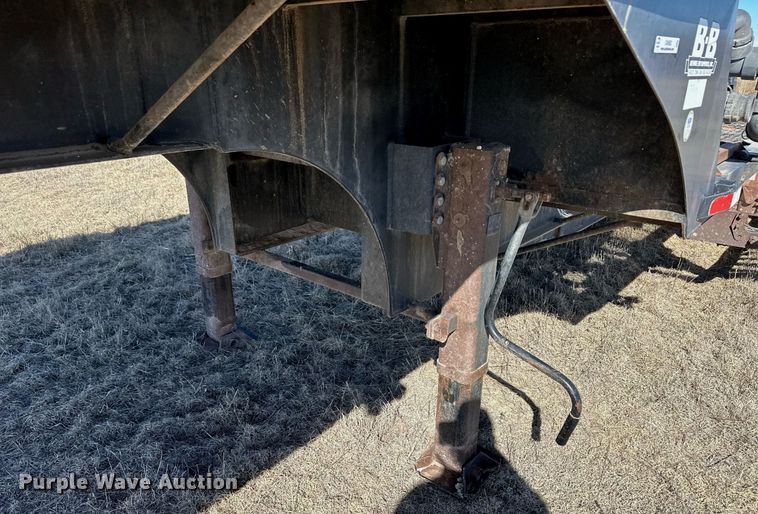 image for item OA9563 2007 Behnke sprayer trailer