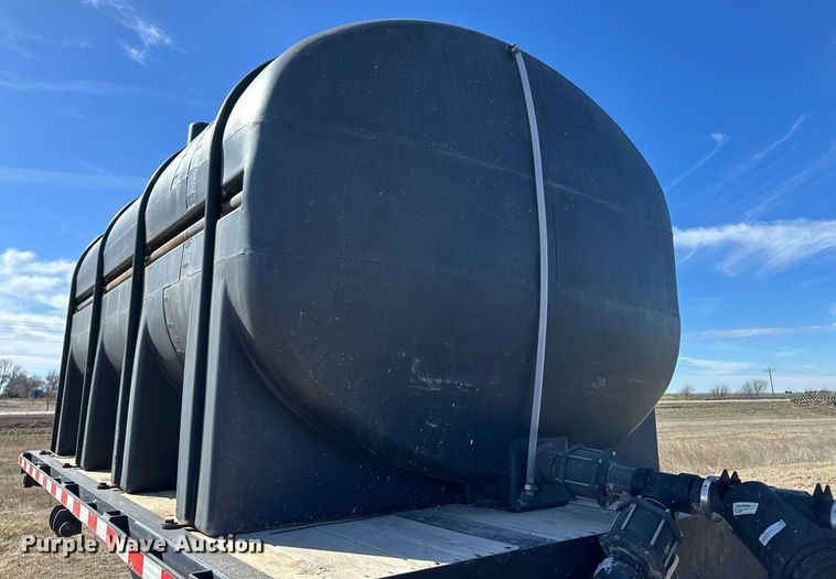 image for item OA9563 2007 Behnke sprayer trailer