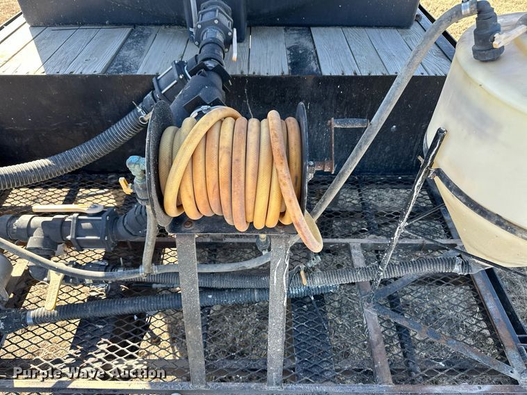 image for item OA9563 2007 Behnke sprayer trailer