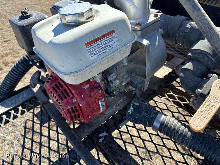 image for item OA9563 2007 Behnke sprayer trailer